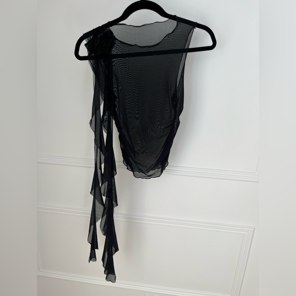 Amazon Black Sheer Sleeveless Women's Top with Floral Accent